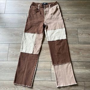 Hollister color block long jeans 28 X 31 tan/off white/brown. Stylish